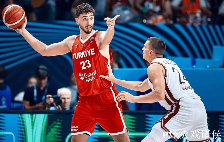 申京冲动犯规难阻约基奇背打2+1 申京冲动犯规难阻约基奇背打2+1