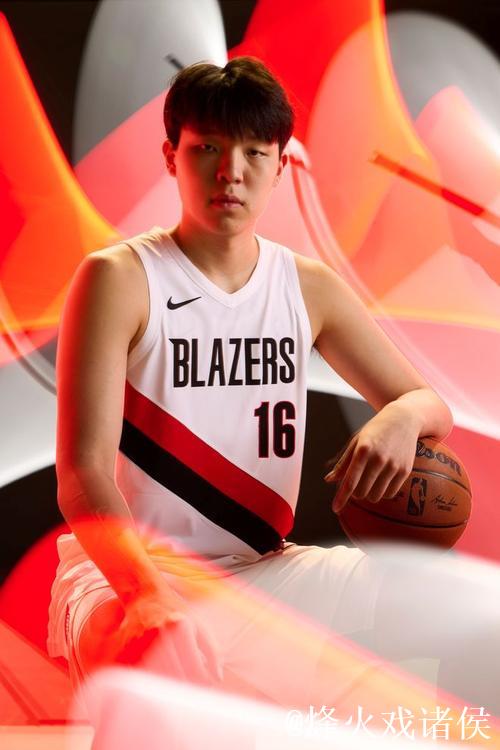 杨瀚森首次两双！攻防升级，篮下单打与体能全开，效率爆表！